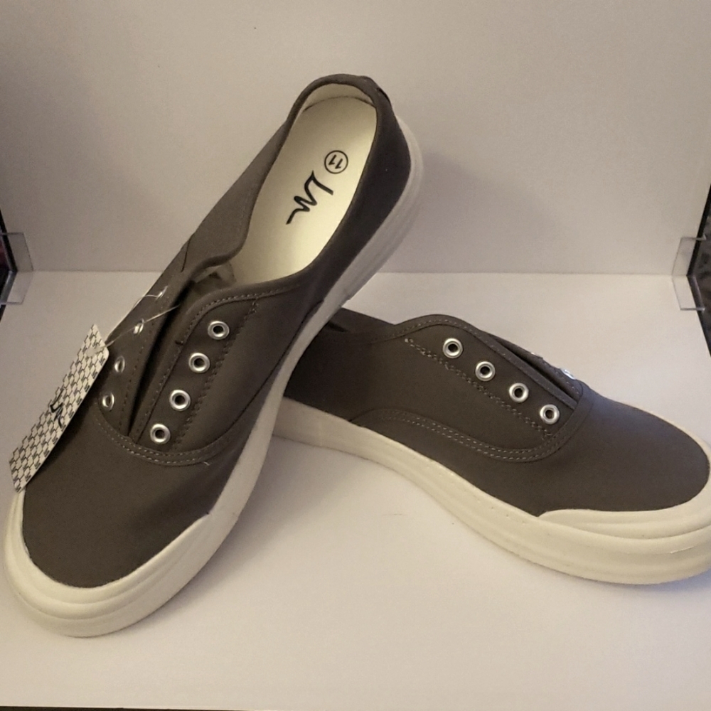 BENEKER Dark Gray Canvas Slip-on Sneakers Size 11
